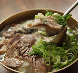 Gomtang (beef bone soup)