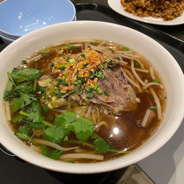 Thai-style beef rice noodle soup