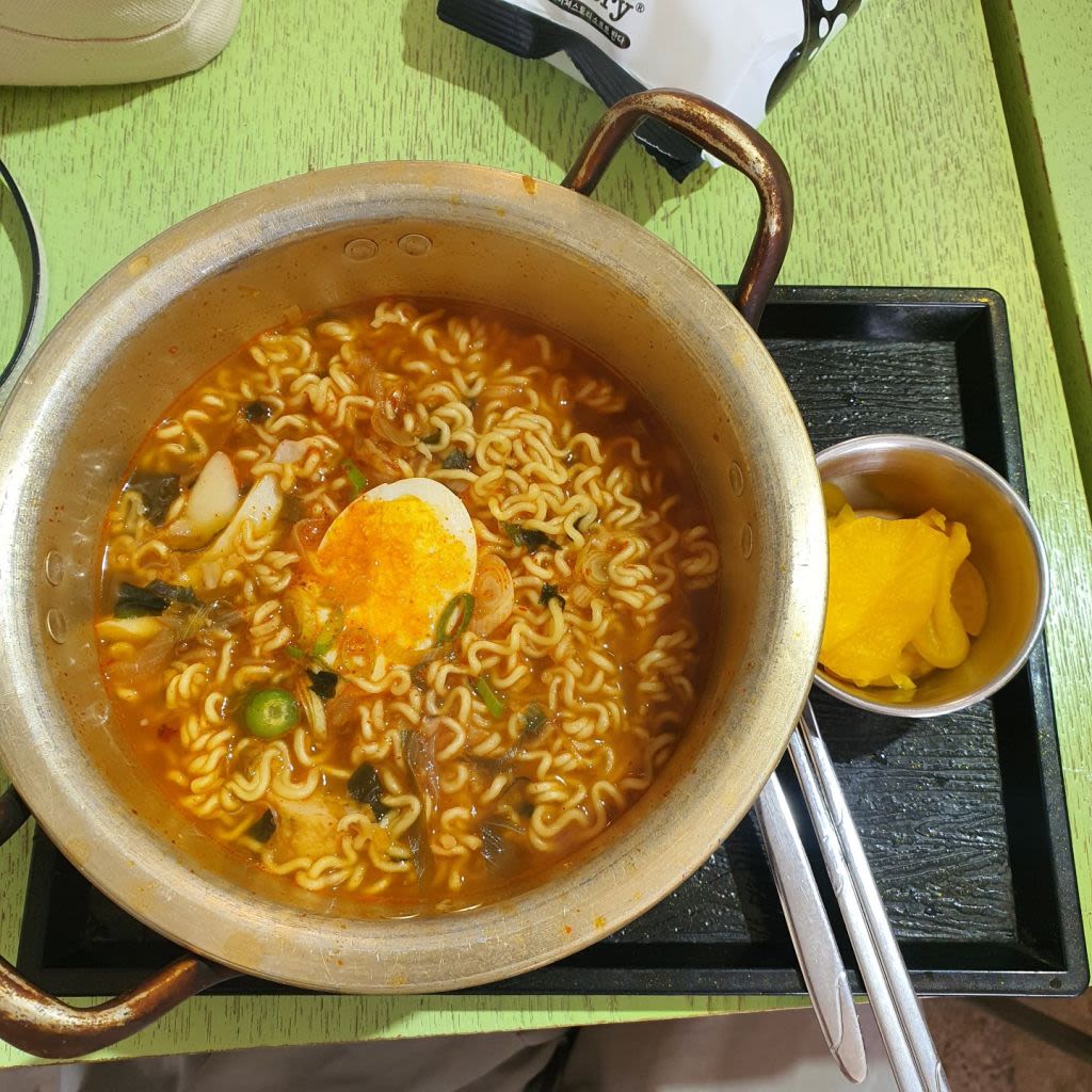 Ramyeon (instant noodles)