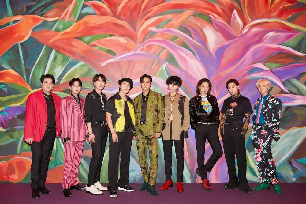 SUPER JUNIOR
