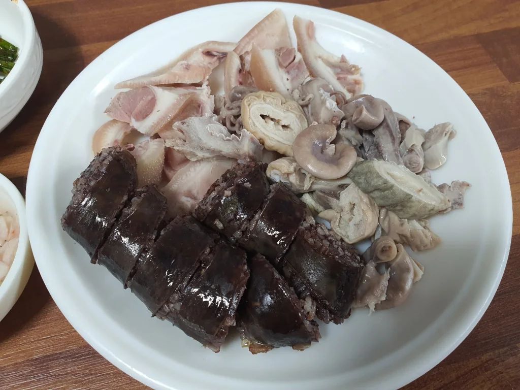 茹で肉の盛り合わせ