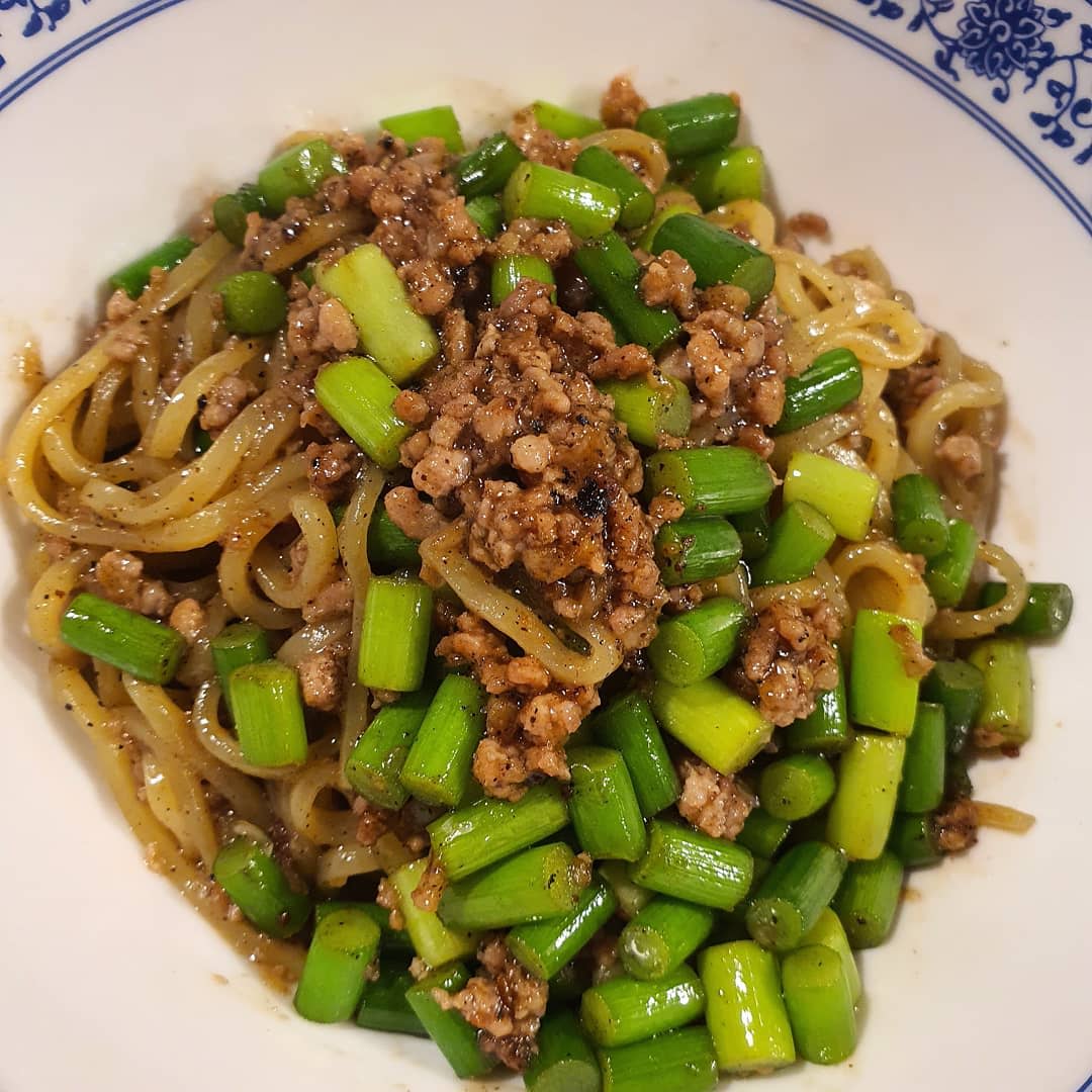 Shandong-style garlic noodles