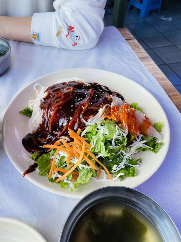 刺身入り韓国式そうめん