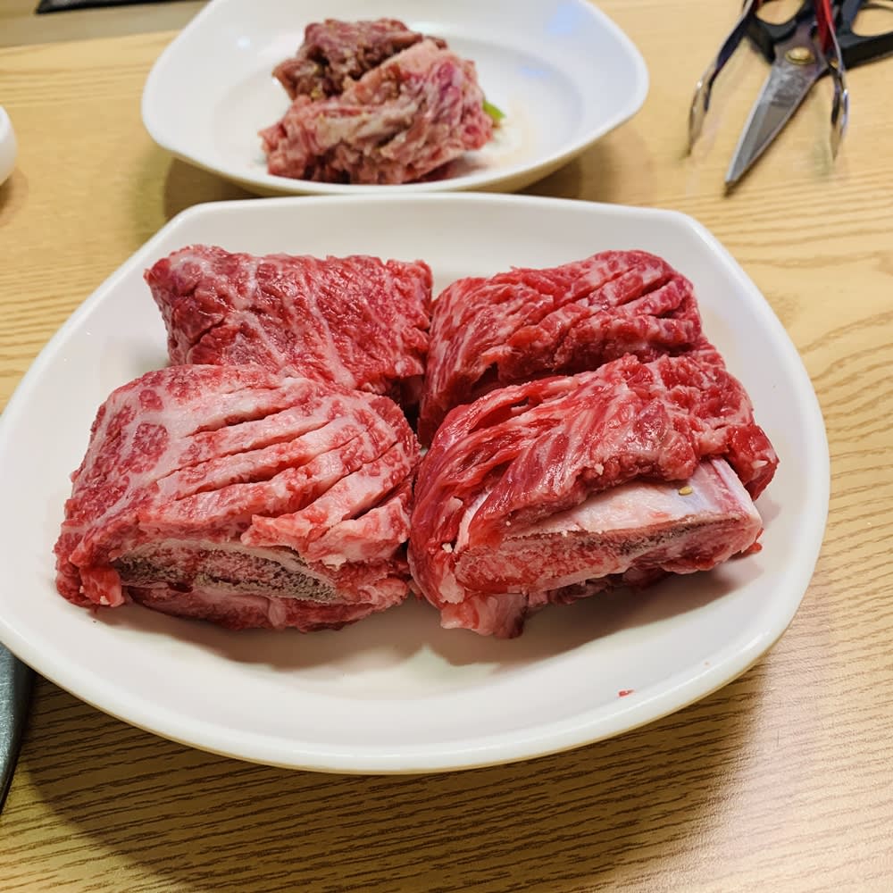 Raw Galbi (beef ribs)