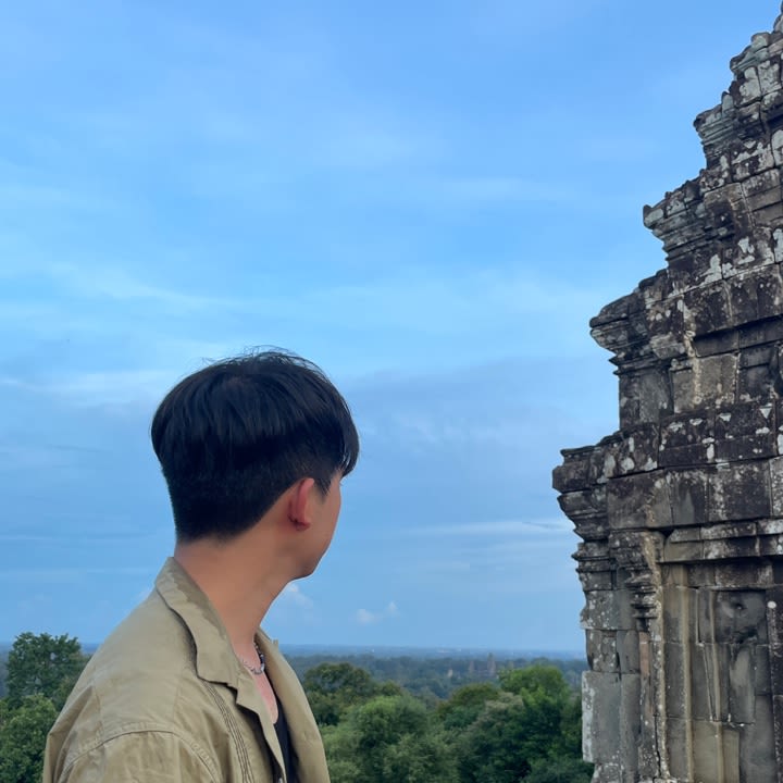 긺