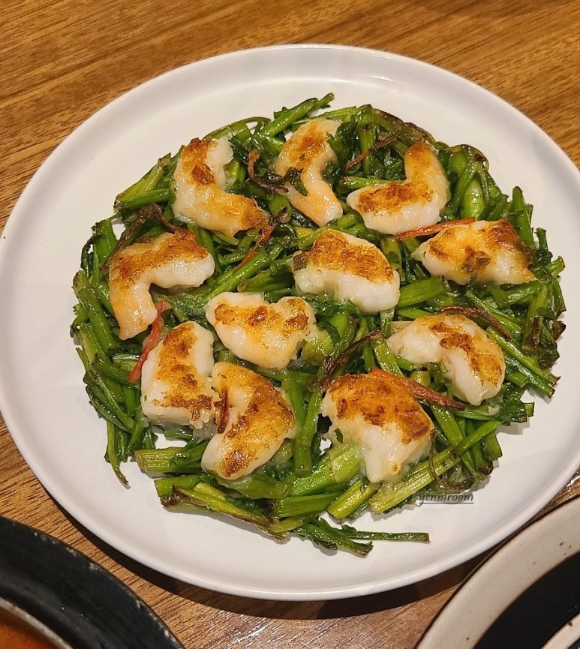 Water parsley shrimp-jeon