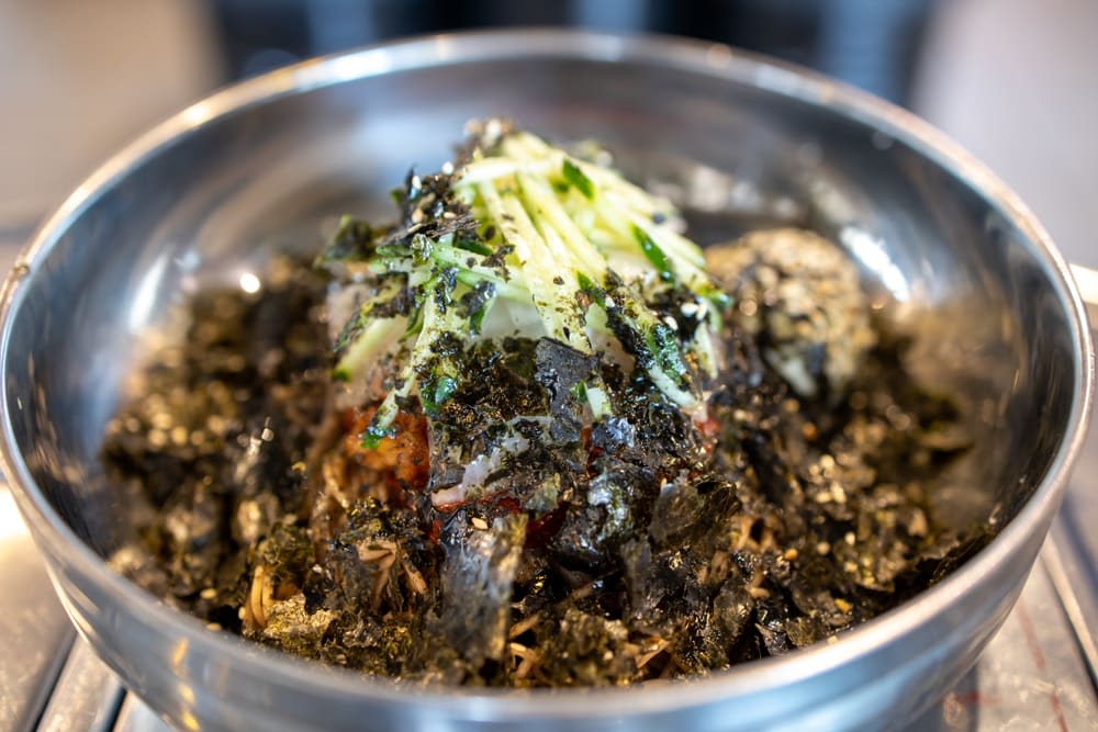Makguksu (buckwheat noodles)