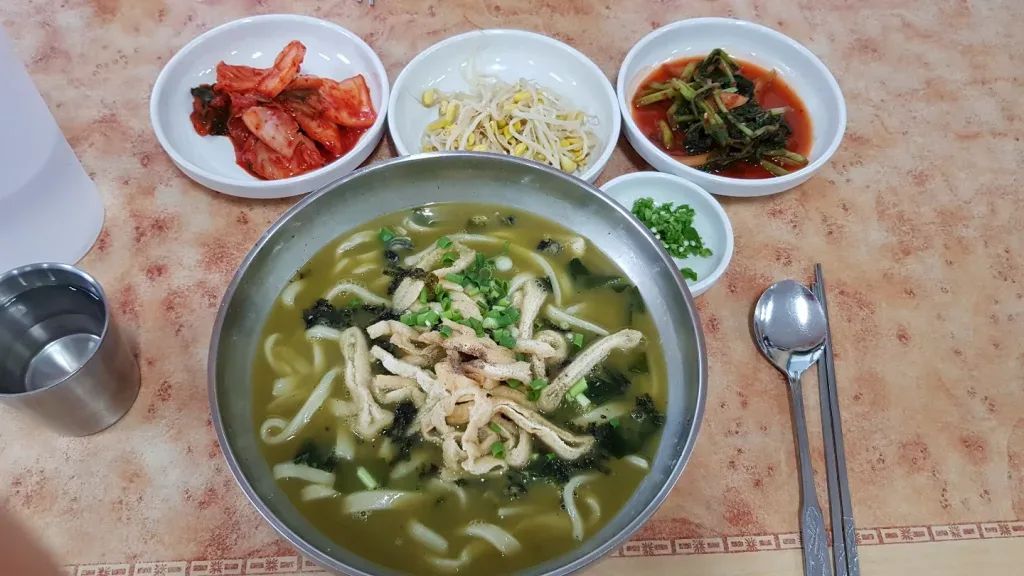 Brown Turban Shell Kalguksu (knife-cut noodle soup)