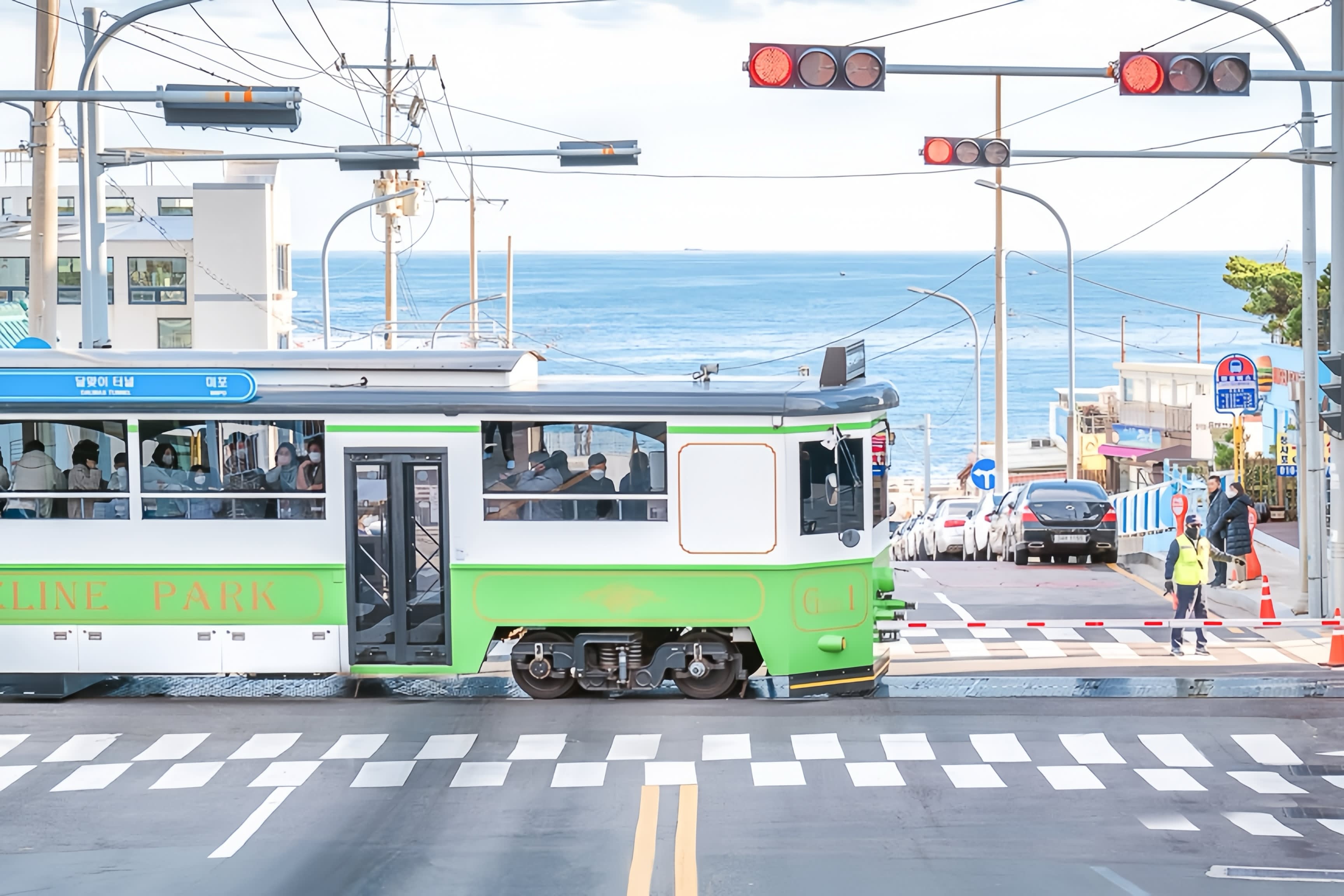 [Busan] Blue Line Park Beach Train + Taejongdae + Gamcheon +Huinnyeoul Village Private Tour