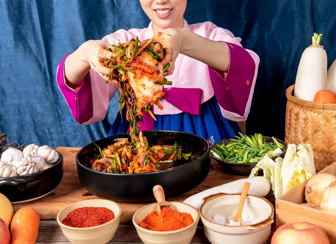 Seoul: Gyeongbokgung & Insa-dong Food Tour