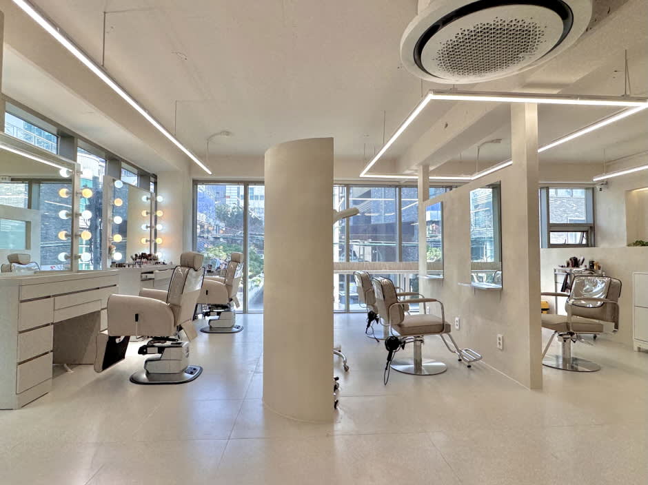 [首尔] 弘大 iimi 发型 & 彩妆 体验