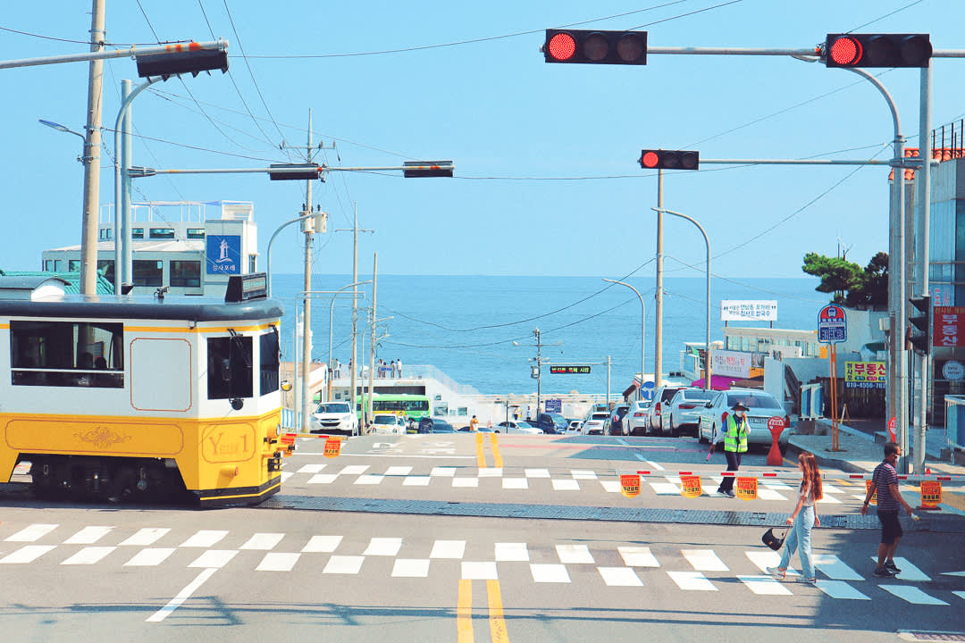 [Busan] Beach Train + Gamcheon Village + Haedong Yonggungsa + Oryukdo Skywalk Private Tour