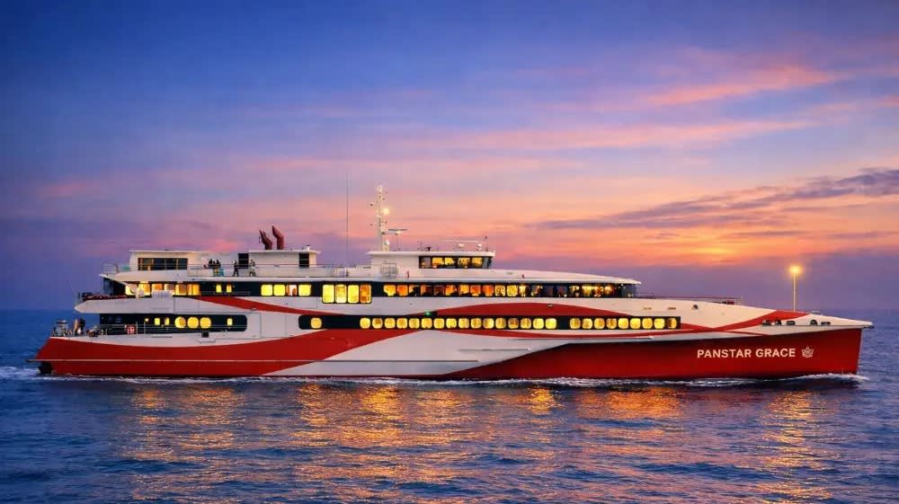 [Busan] 502-Passenger Premium Sunset & Fireworks Festival Super Yacht Tour