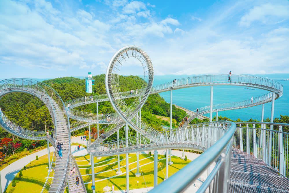 [浦項] スペースウォーク X 湖畔公園 桜鑑賞ツアー | 釜山出発