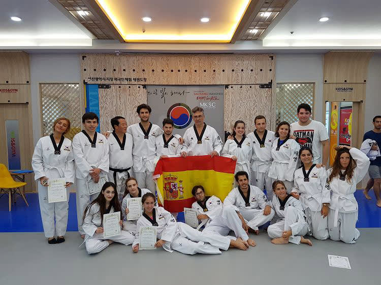 [釜山] 伝統的なテコンドーの道着を着て学ぶ外国人向けテコンドー文化体験ワンデークラス