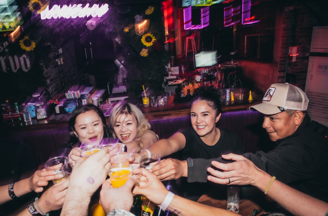 [首尔] 梨泰院夜生活体验 + Premium Pub Crawl