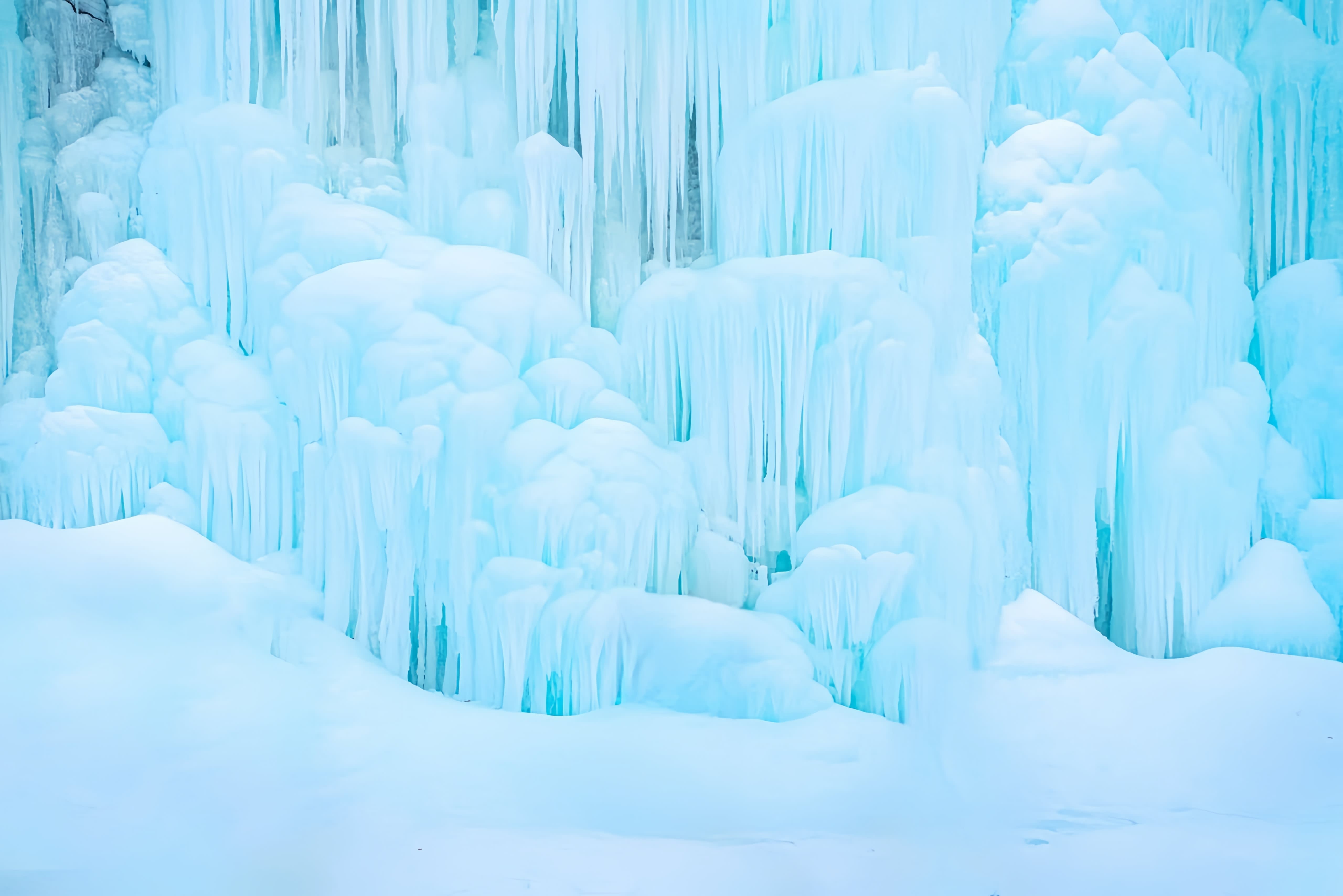 Eobi Ice Valley/ Nami Island/ Strawberry Picking / Ski / Railbike / Garden of Morning Calm Day Tour