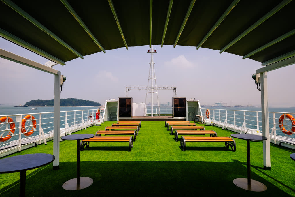 [Incheon] Wolmido Sightseeing Cruise – Live Shows & Seagull Feeding Experience