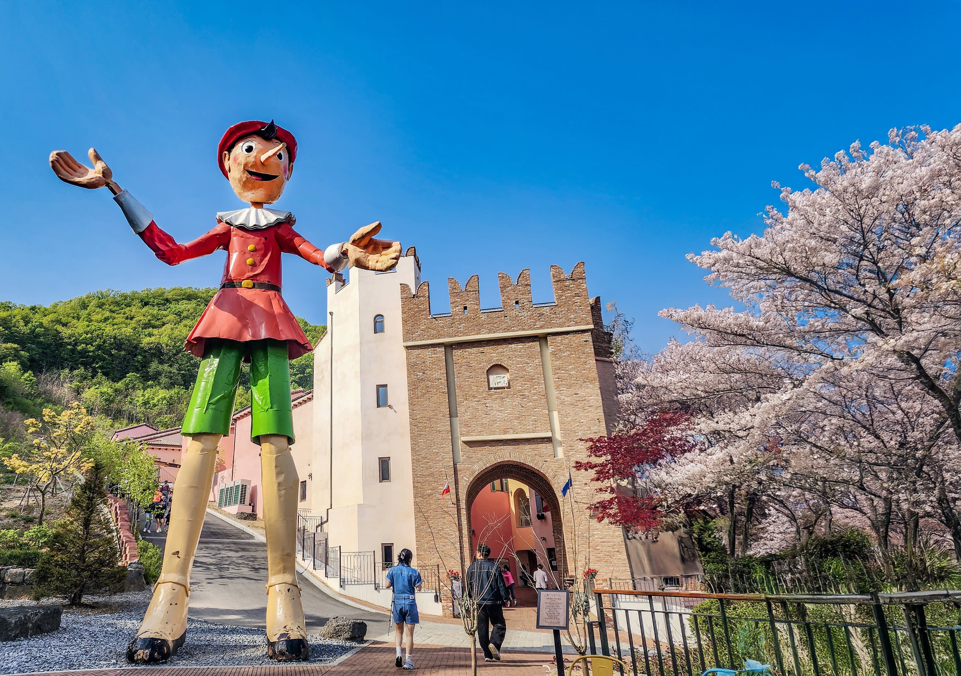 Nami Island + Hanbok Experience + Petite France / Italian Village