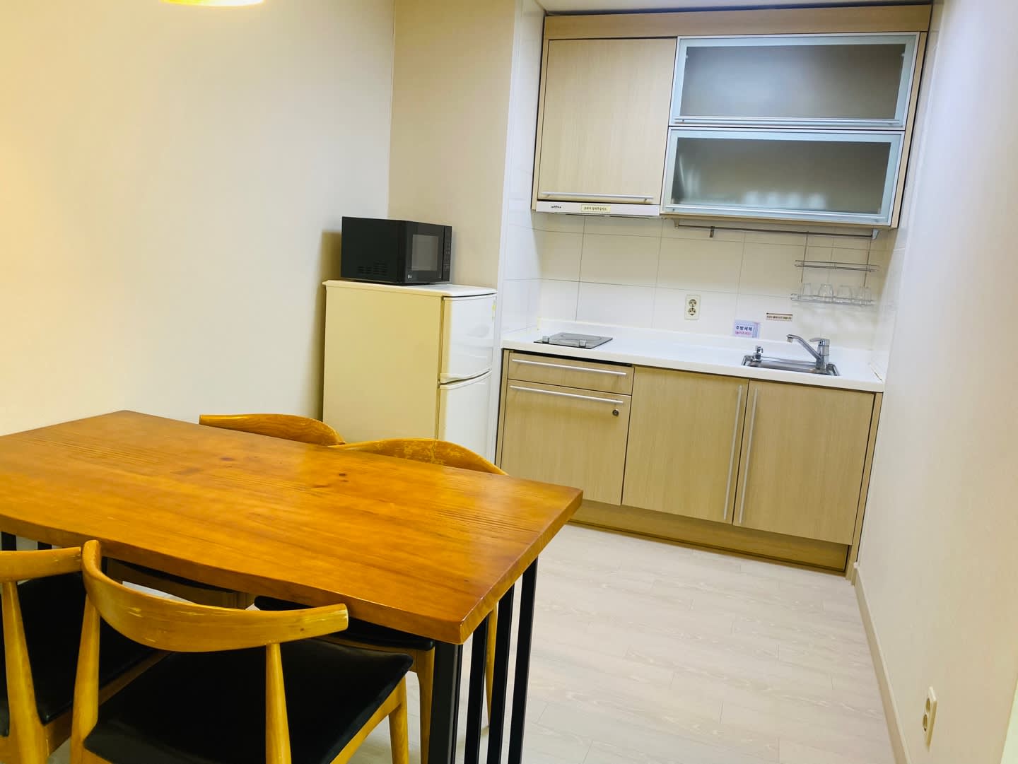 Elysian Ski 2 Days 1 Night Tour (Clothing + Snowboard gear + Basic Snowboard Lessons)