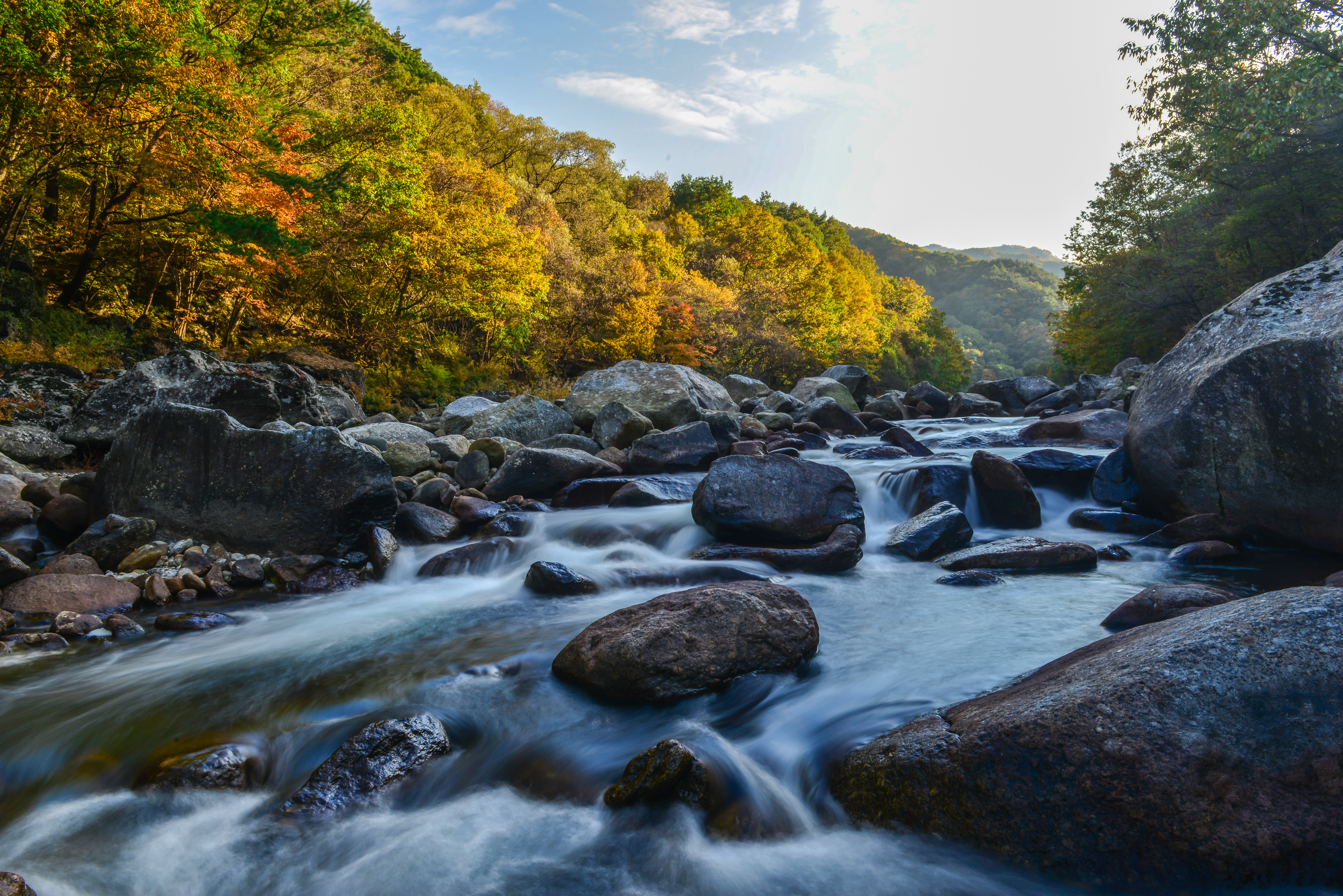 【釜山発】智異山紅葉観賞｜Baemsagol渓谷・泉隠寺日帰りツアー