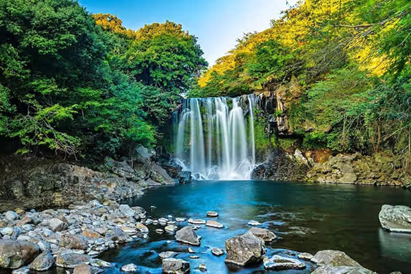 [济州]济州岛3大瀑布巡游+偶来徒步旅行