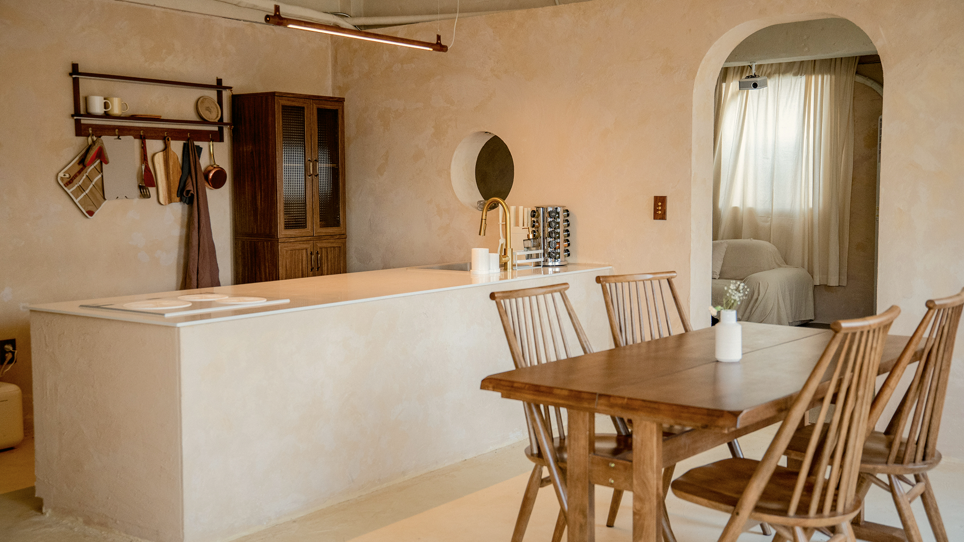 [Seoul] An Invitation to a Private Kitchen by a Trained Michelin-Starred Chef: Tonight, Dak-hanmari & Soju