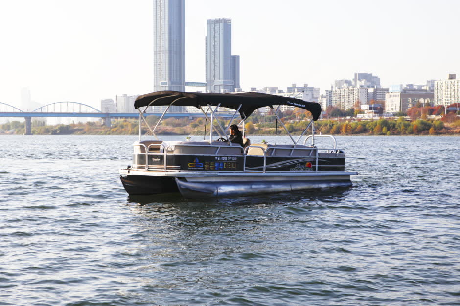  [首尔] Golden Blue Marina 盘浦三光岛彩虹船体验