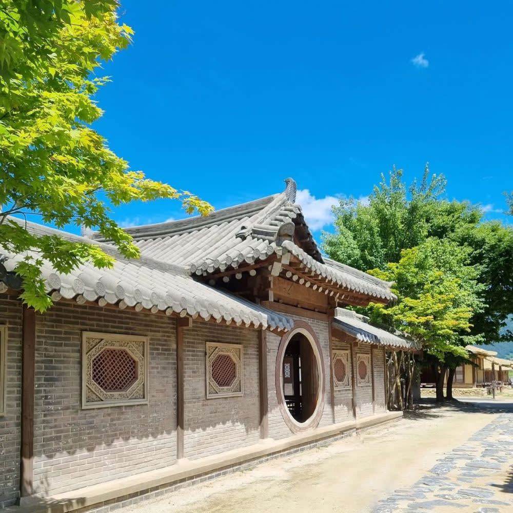 [Chungcheongdo] Guinsa Temple + Ondal Cave + Dodamsambong Peaks One day tour