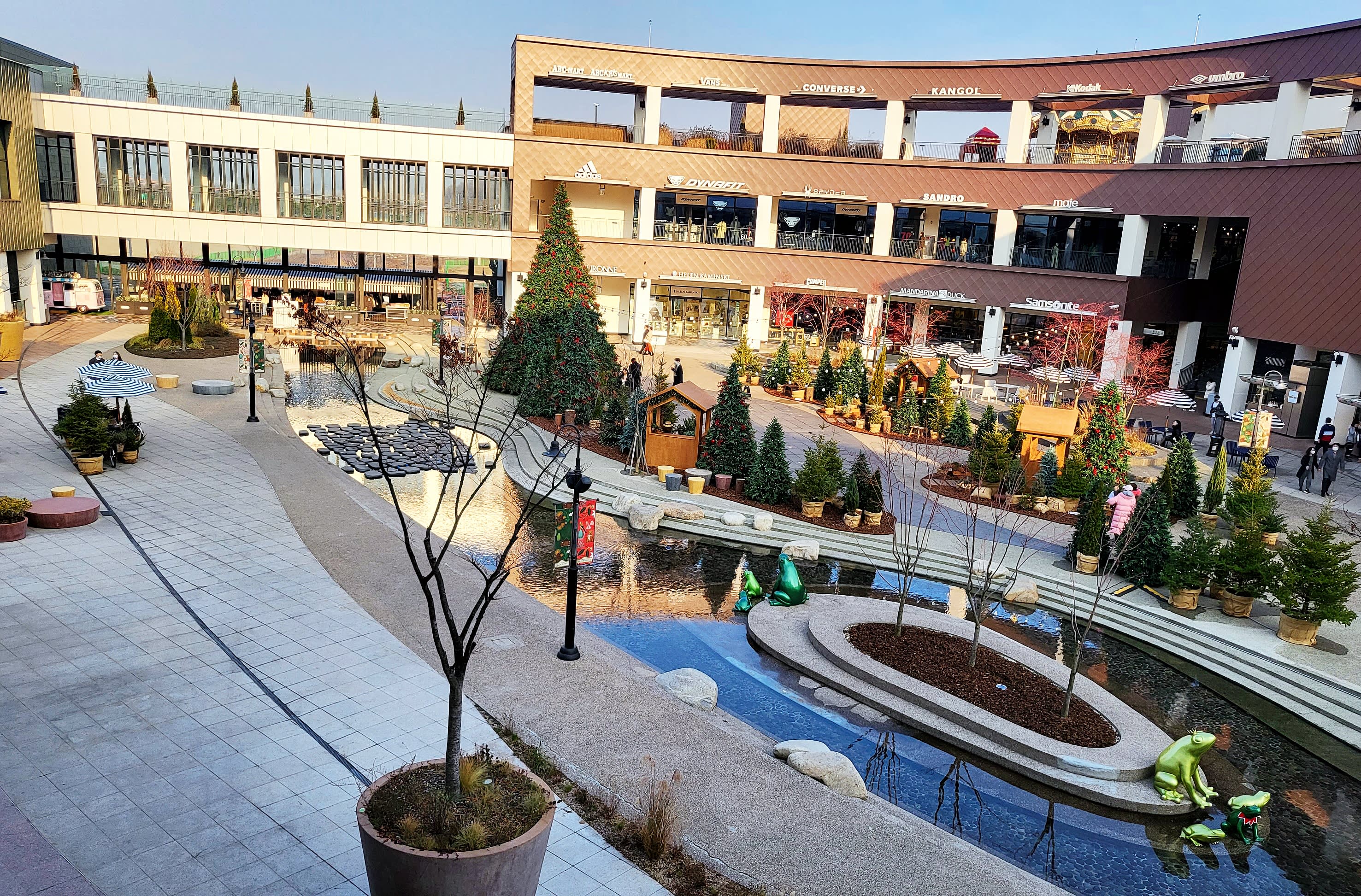 Hyundai Premium Outlet Gimpo + Fireworks Cruise Private Day Tour