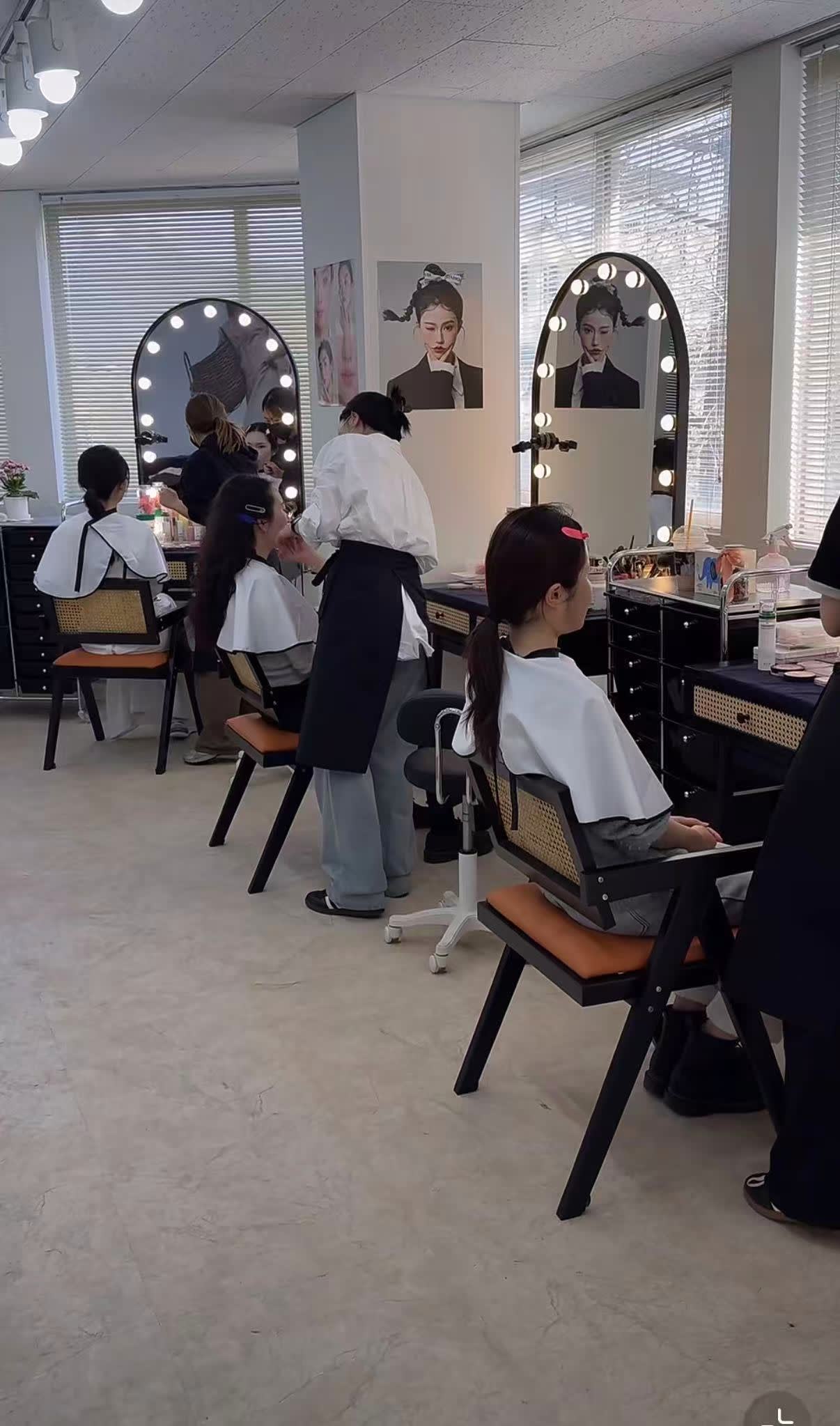 Hanbok-Inspired Korean Makeup + Personal Color Analysis Before Makeup