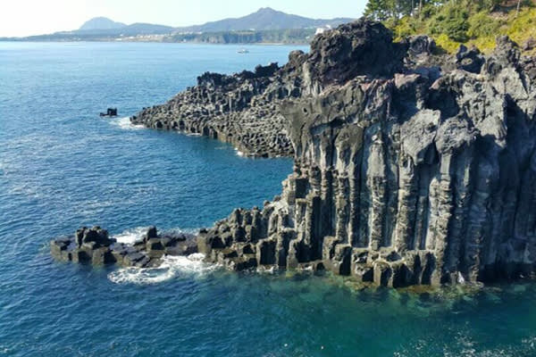 [済州]済州島自然1日満喫ツアー（スカイウォーターショー付き）