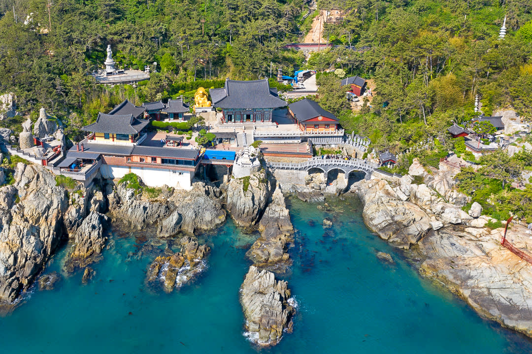 [Busan] Beach Train + Gamcheon Village + Haedong Yonggungsa + Oryukdo Skywalk Private Tour