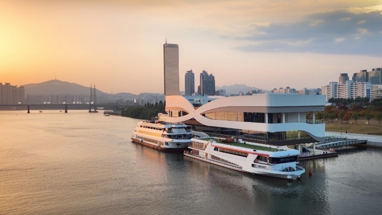 [Seoul] Romantic Han River SEOUL CRUISE Tour : Daytime, Sunset and Milky Way Aurora & Fireworks Cruises Under the Night Sky