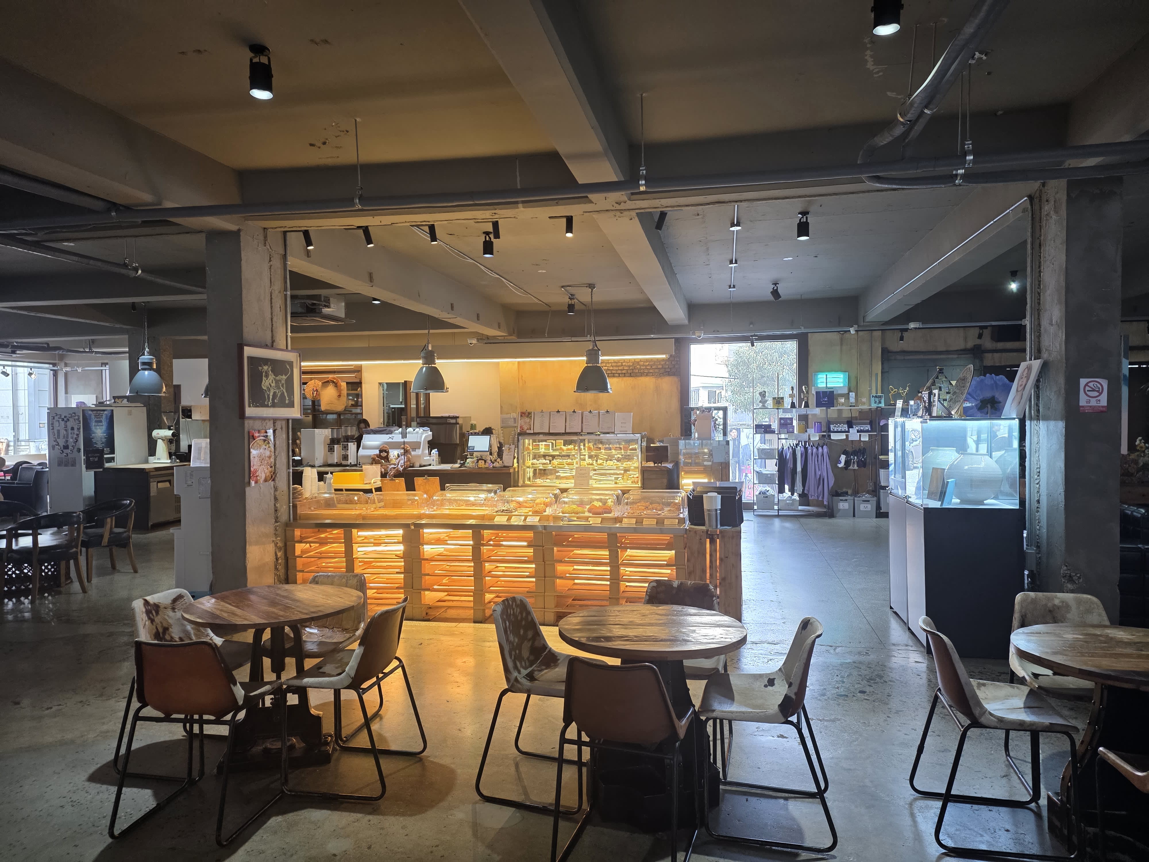 【6月限定】釜山 BTS ARMY 13周年聖地巡礼（メンバー家族カフェ含む）