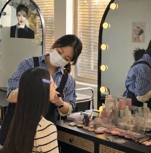 [Seoul] DeKo Signature K-Makeup & Simple Personal Color Analysis Experience