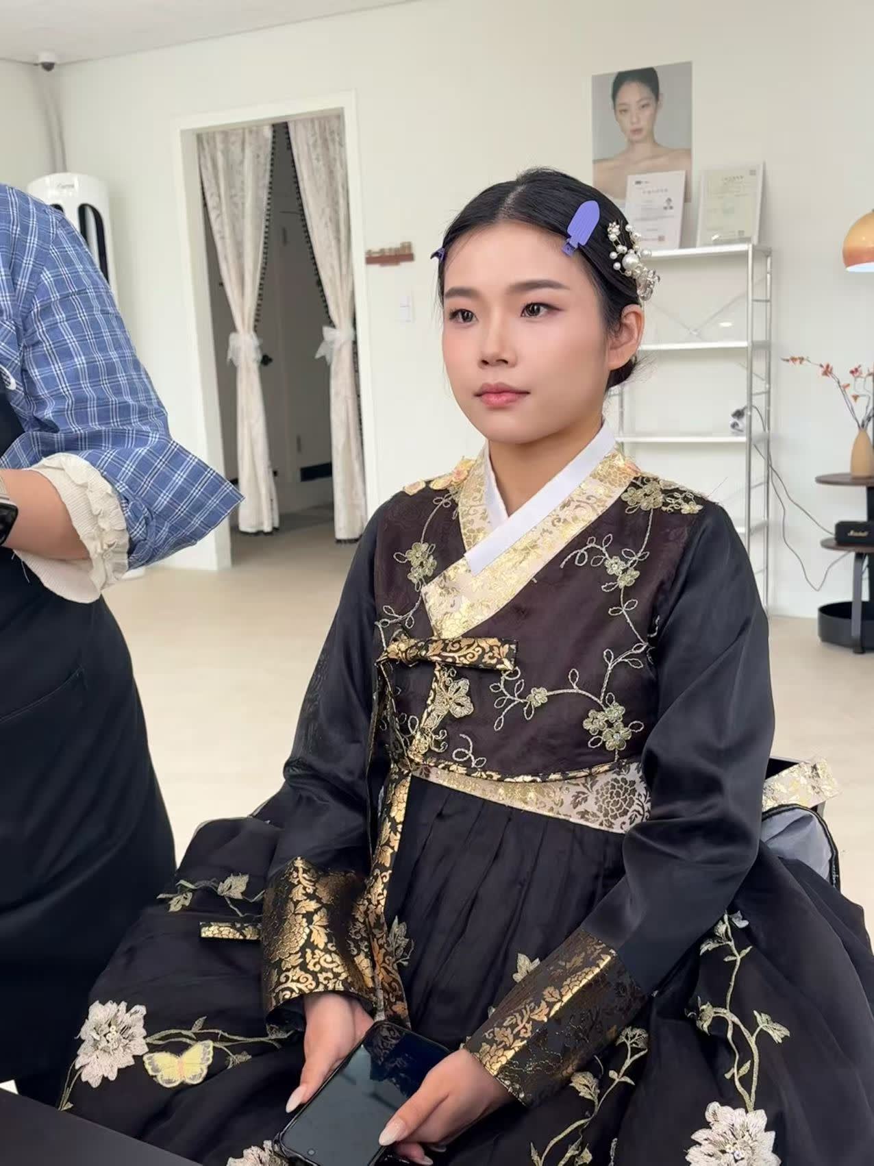 [Seoul] DeKo Signature K-Makeup & Simple Personal Color Analysis Experience