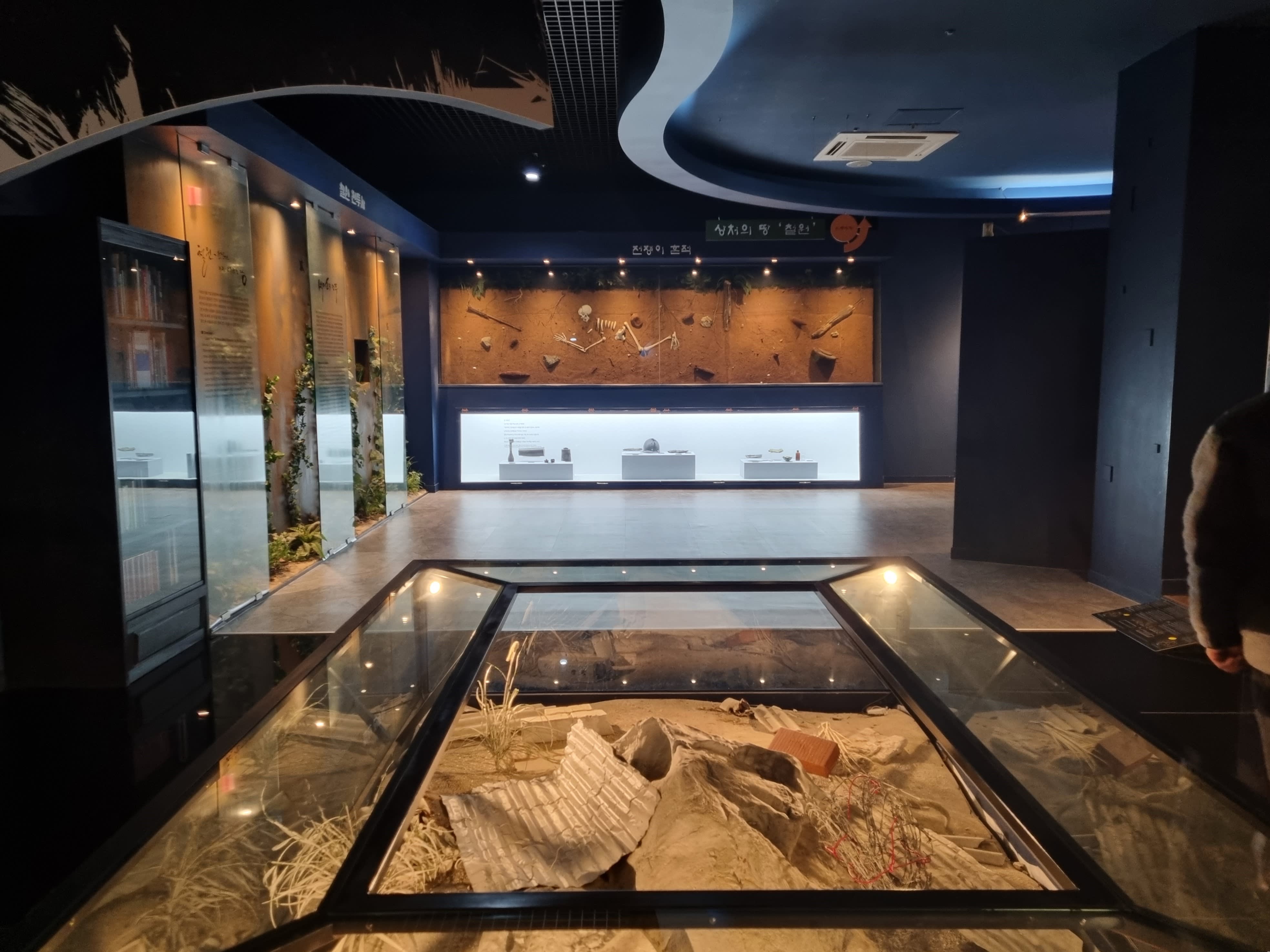 鉄原DMZ非武装地帯/第2トンネル+「UNESCO」漢灘江ジオパークツアー