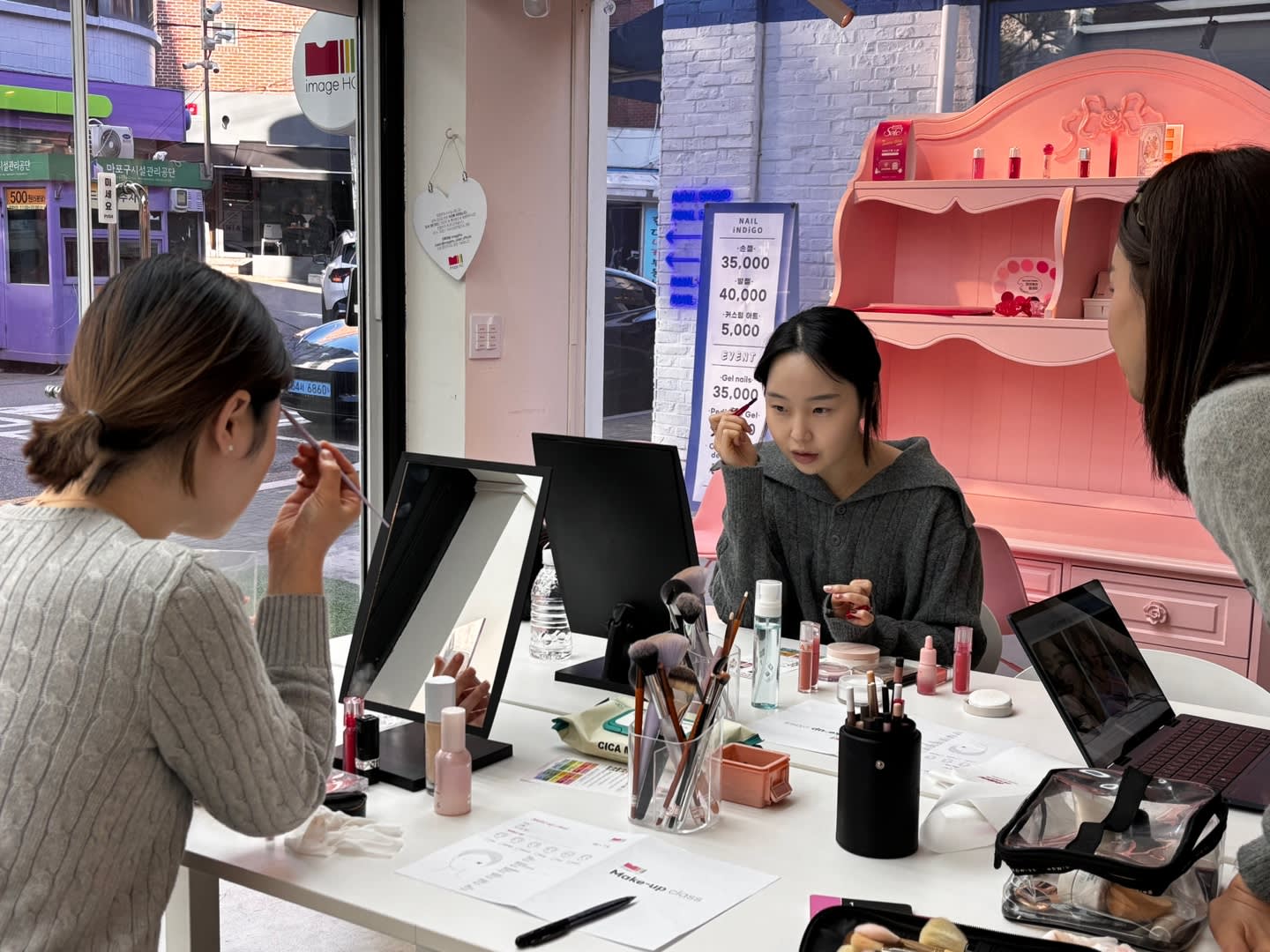 [弘大]パーソナルカラーワンデーメイクアップクラス＋メイク＆ヘアスタイリング体験 - イメージホ