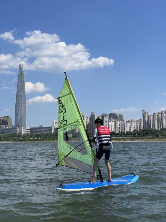 [首尔] 汉江海上悠闲运动 (独木舟+立式桨板+风帆冲浪)