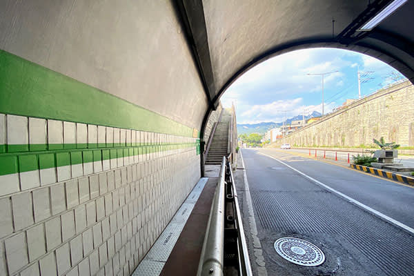 Korean movie "Parasite Semi-Subterranean Family" location tour (Seoul/English Guide)