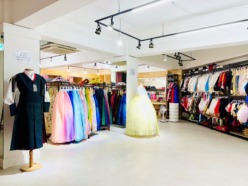 [Seoul] Hanbok Rental at Seoul Gyeongbokgung Palace (Palacefox)