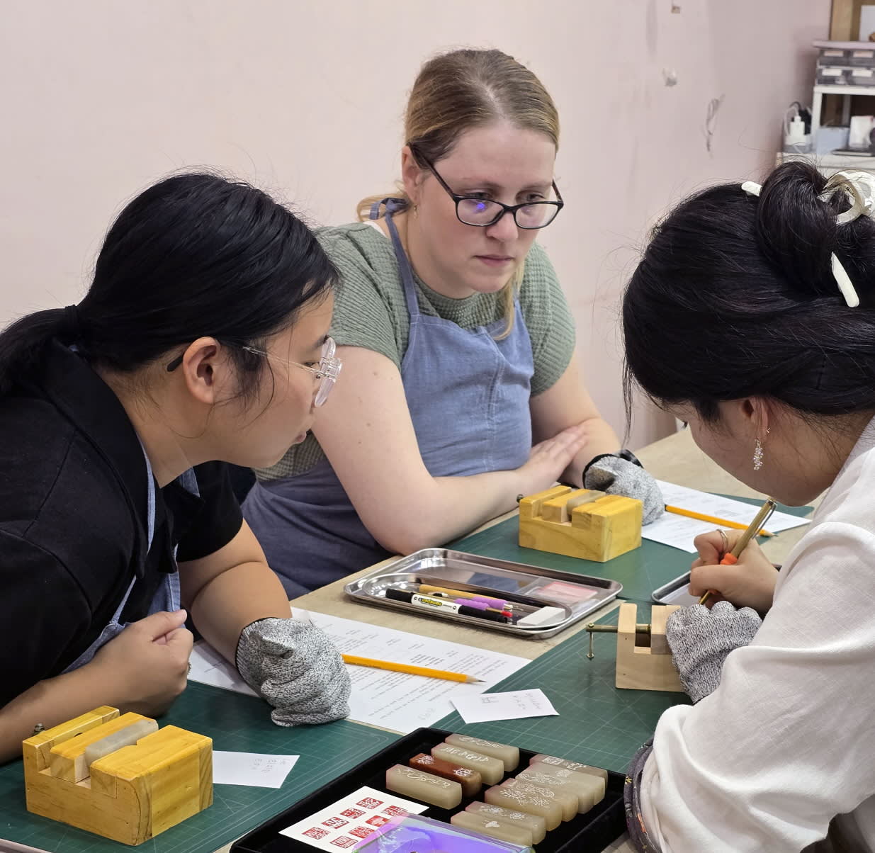 [首尔乙支路] 体验制作属于自己的韩文手工石头印章