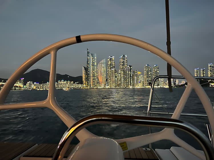 [釜山] 海运台海洋城市私人游艇租赁 (最多可预约6人)