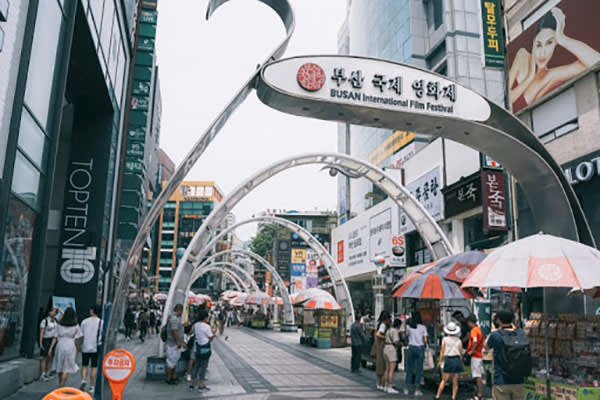 釜山市内半日観光と海鮮料理ツアー