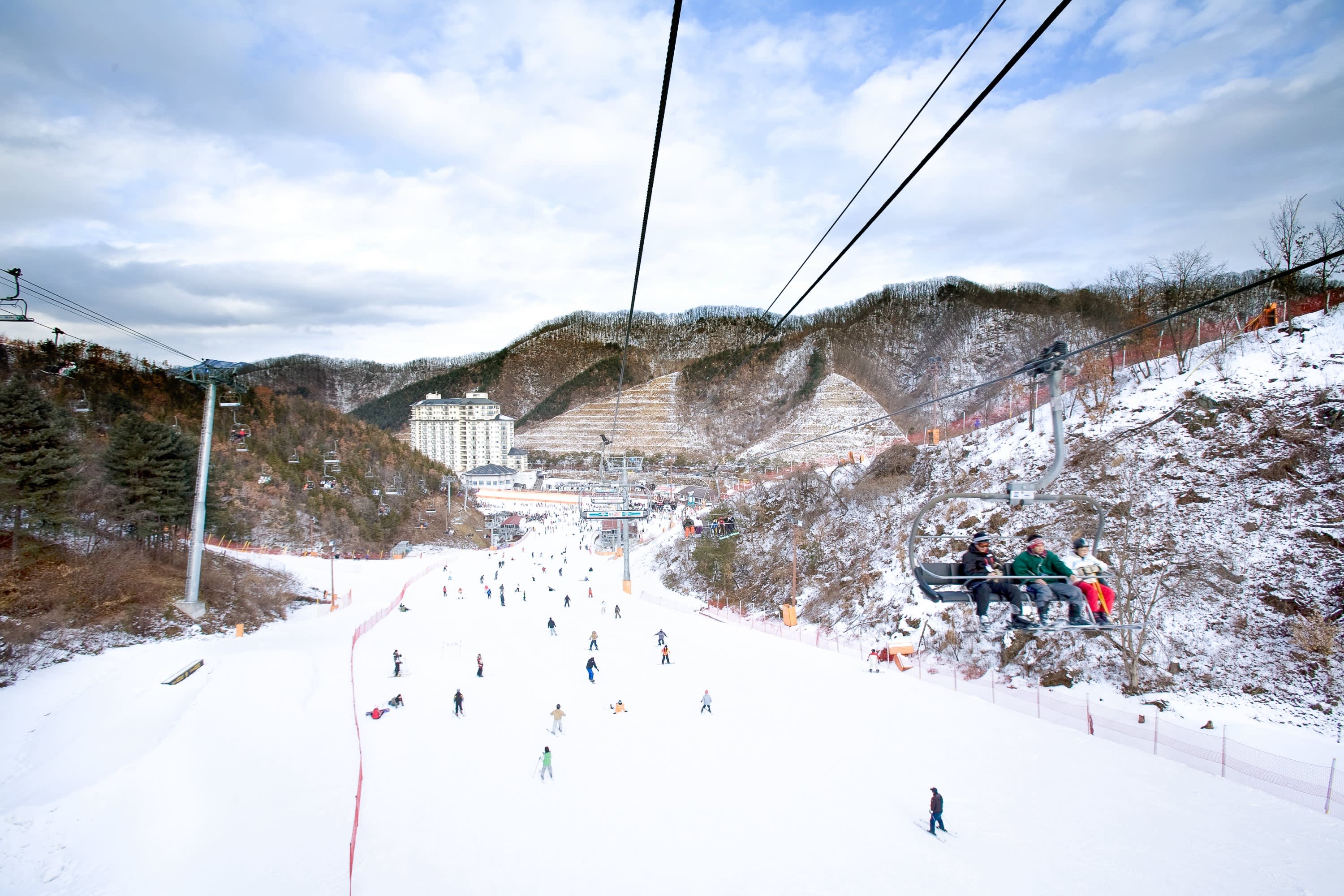 Elysian Ski 2 Days 1 Night Tour from Seoul