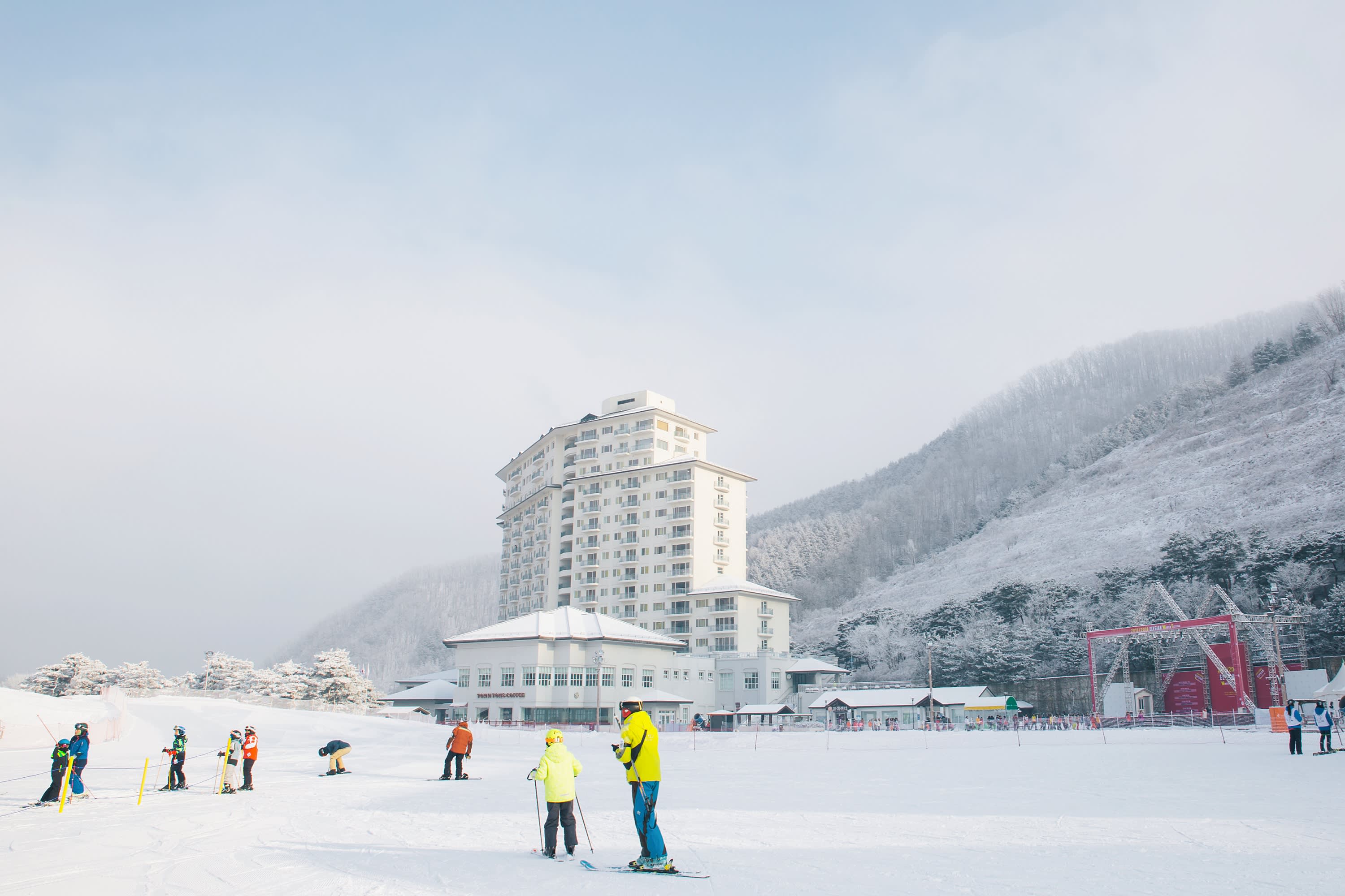 Elysian Ski 2 Days 1 Night Tour from Seoul