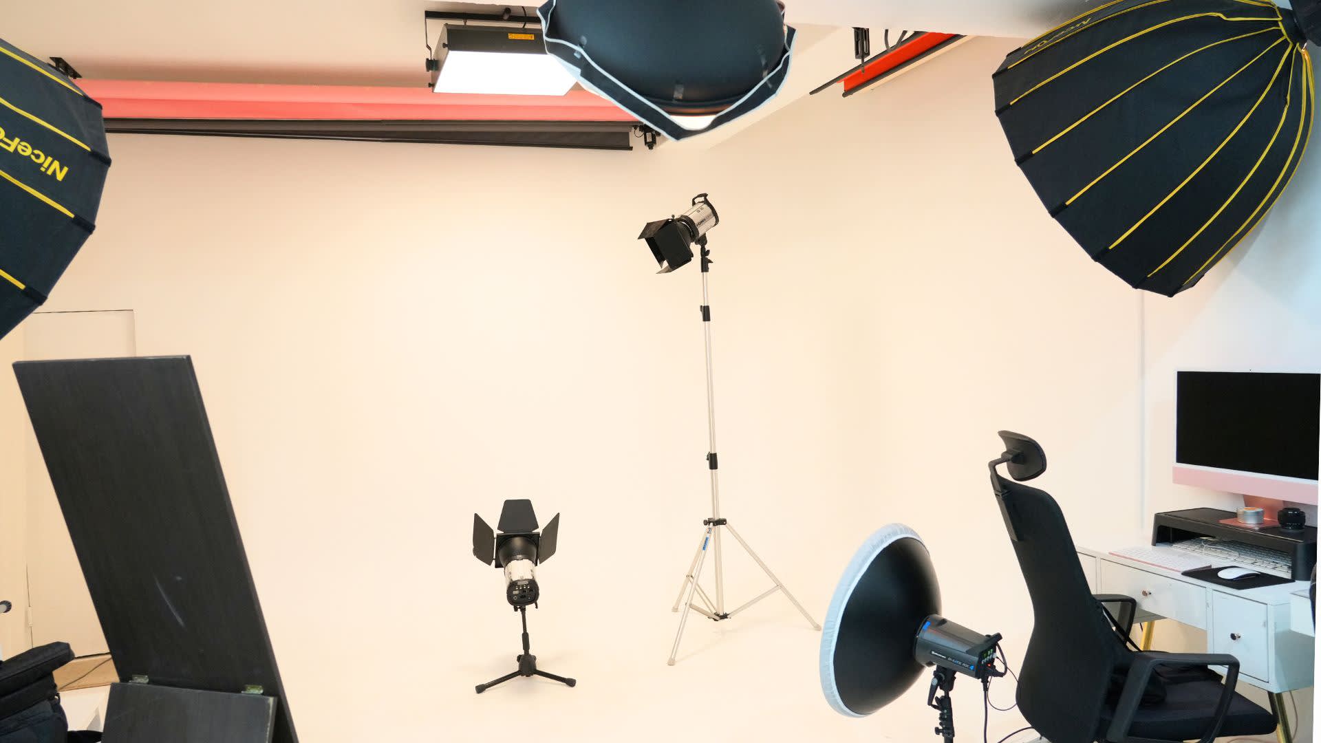 [Private Tour & Hotel Pickup] Seoul Half-Day Private Tour + Studio Photography (5 or 4 Hours)