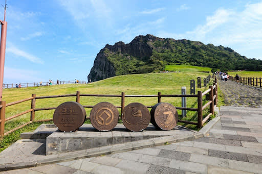 [济州市出发] 济州岛自然风光全日游(含SKYWATER SHOW)