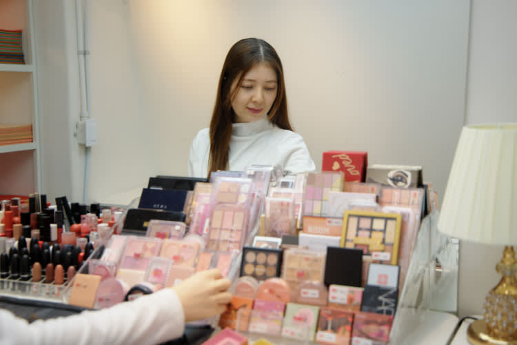 [Hongdae] Personal Color Analysis Consulting - image Ho